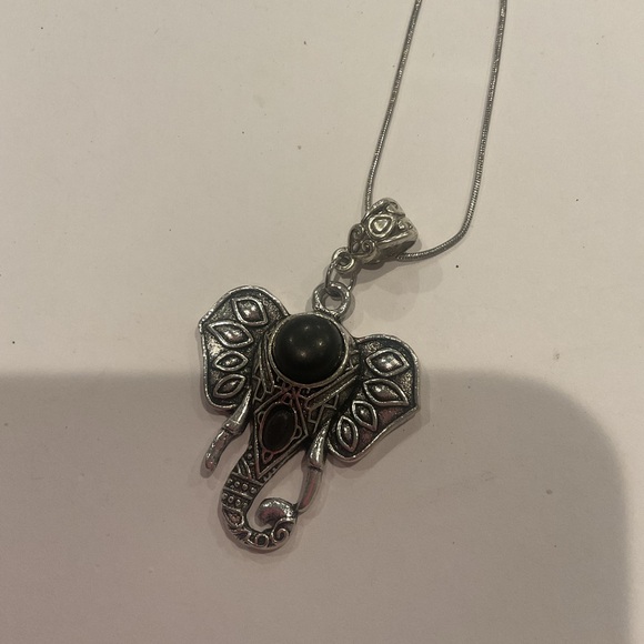 Jewelry - Silver Elephant Pendant Necklace